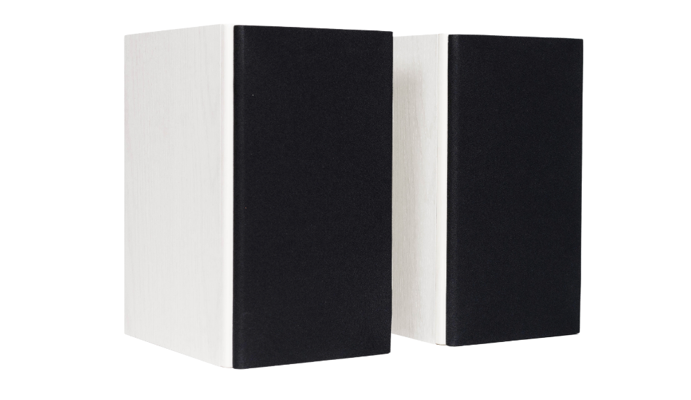 encel-gelati-bookshelf-speakers-vanilla-white-black-grilles-stereophonic.png