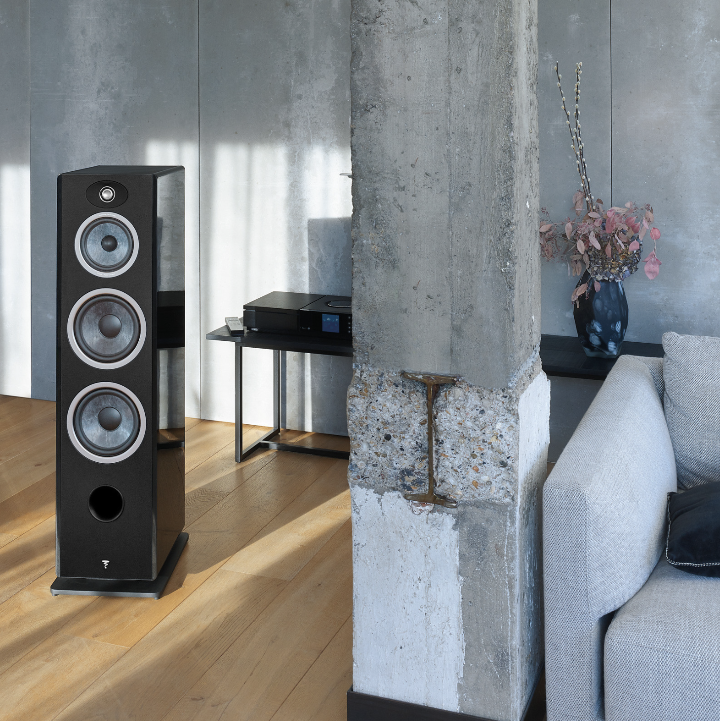 focal-vestia-no.4-floorstanding-speakers-hero-stereophonic.png