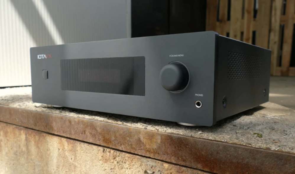 iota-vx-sa40-stereo-integrated-amplifier-hero-stereophonic.png