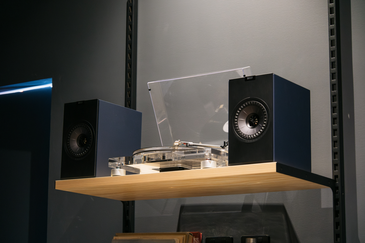 kef-coda-w-active-speakers-and-audio-technica-at-lp8a2-bundle-stereophonic.png