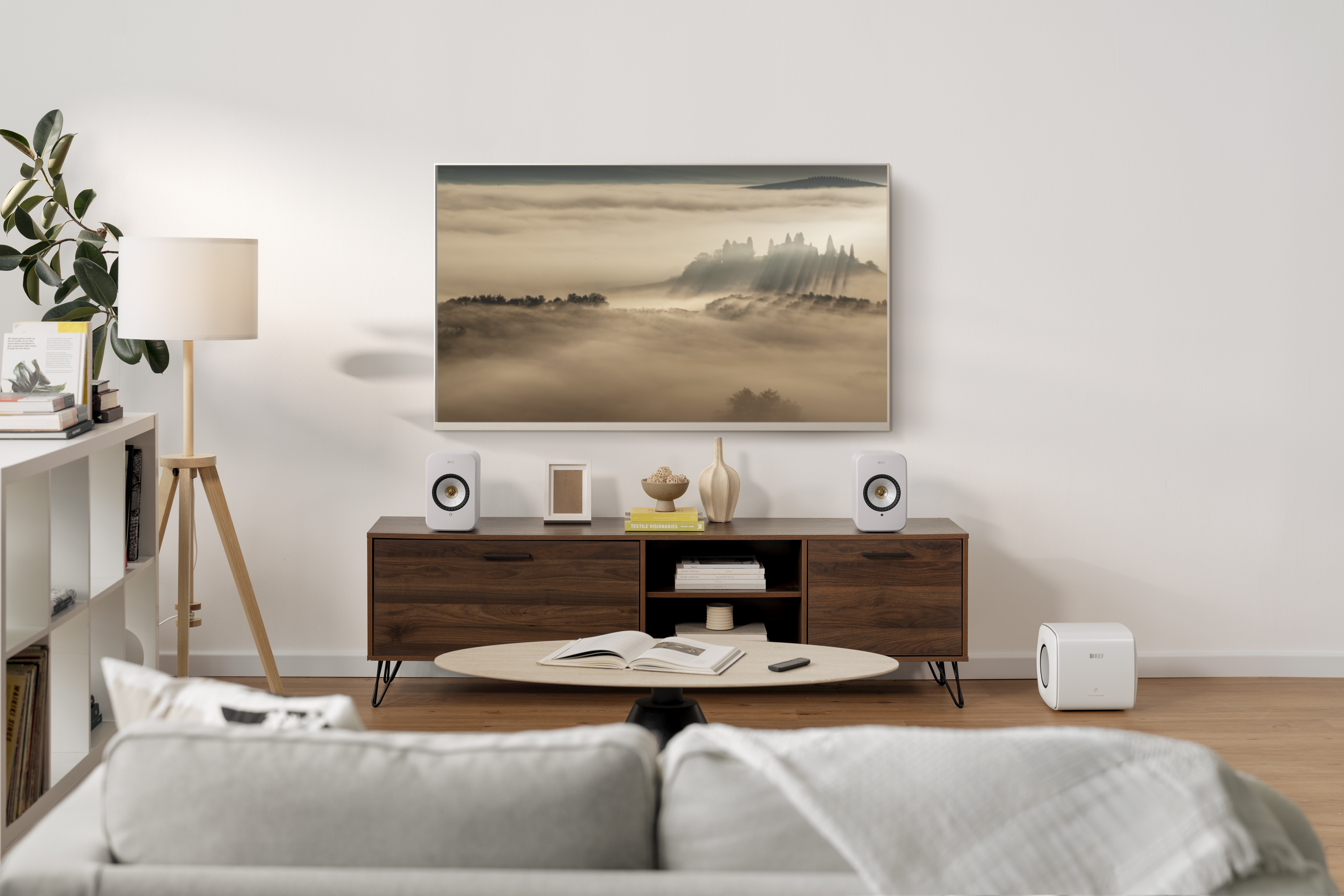 kef-lsx-wireless-powered-bookshelf-speakers-cotton-white-hero-angled-stereophonic.jpg kef-lsx-wireless-powered-bookshelf-speakers-cotton-white-hero-angled-stereophonic.jpg