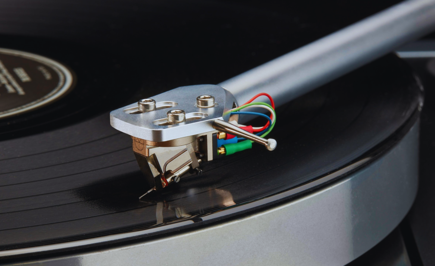 linn-kendo-moving-coil-cartridge-in-use-cropped-stereophonic.png linn-kendo-moving-coil-cartridge-in-use-cropped-stereophonic.png