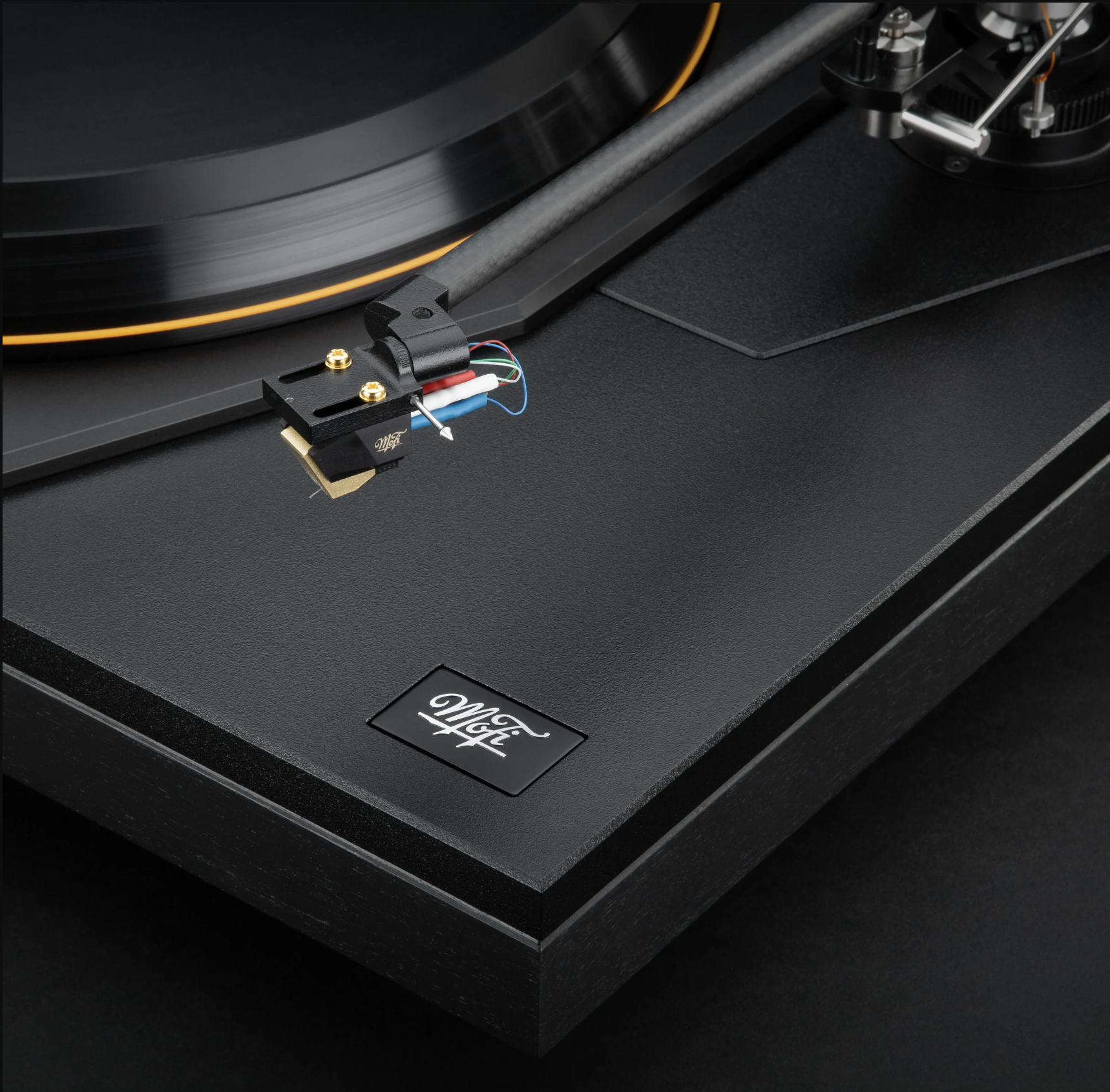 mofi-electronics-masterdeck-turntable-tonearm-vinyl.png mofi-electronics-masterdeck-turntable-tonearm-vinyl.png