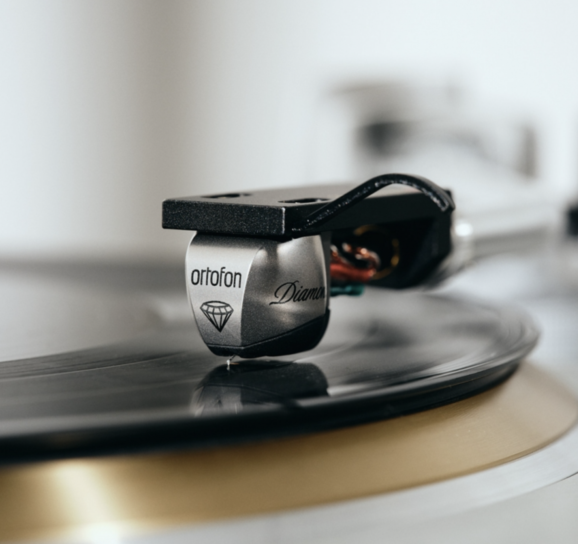 ortofon-mc-diamond-moving-coil-cartridge-hero-vinyl-revival.png