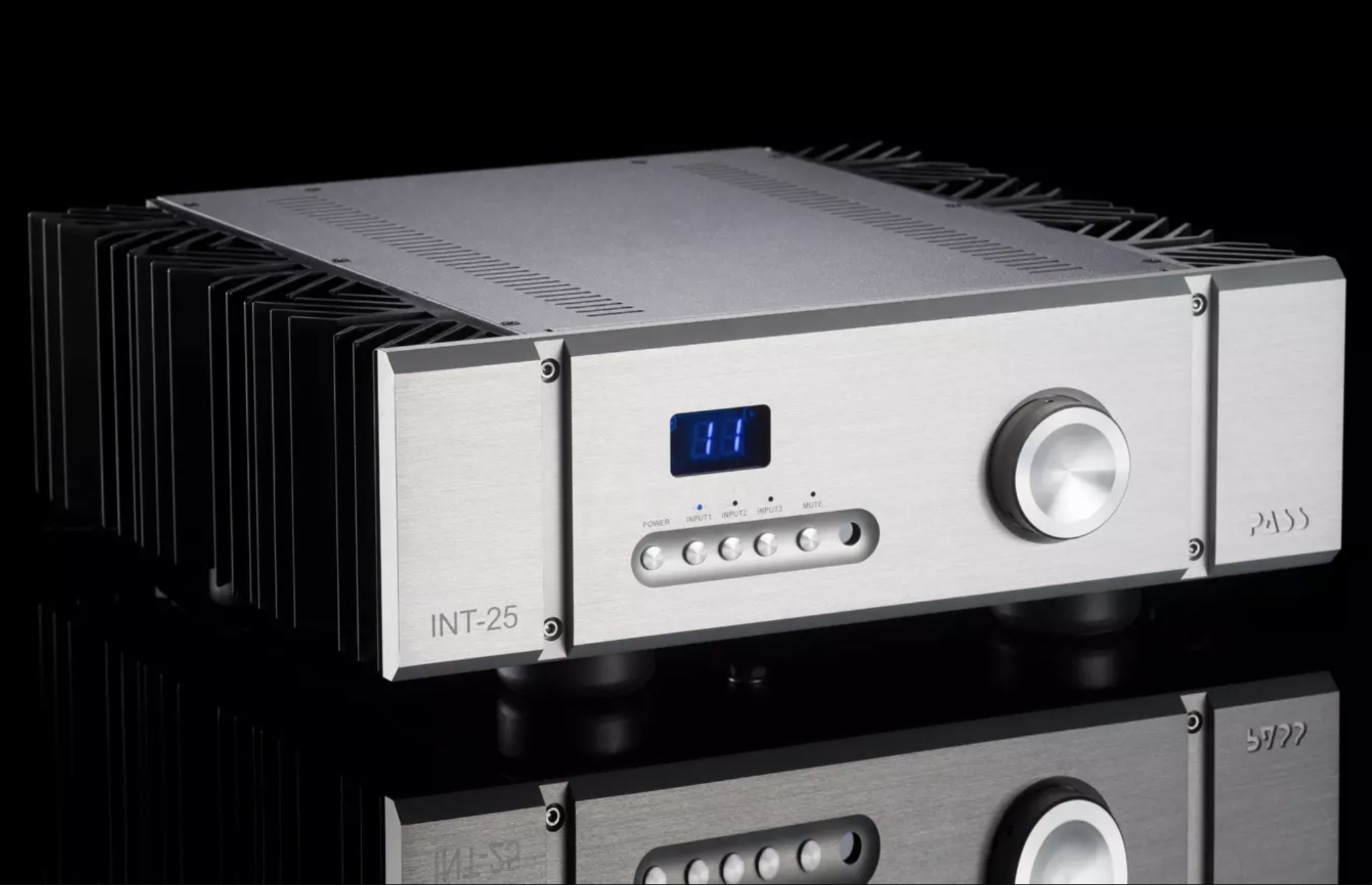 pass-labs-int-25-integrated-amplifier-silver-front-stereophonic.png