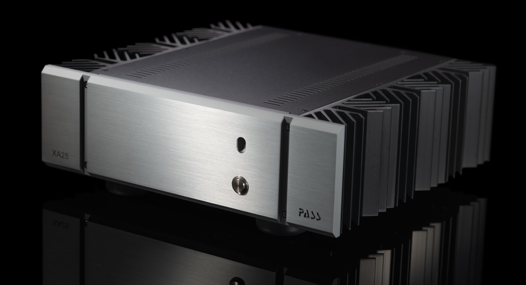 pass-labs-xa25-stereo-amplifier-silver-hero-stereophonic.png