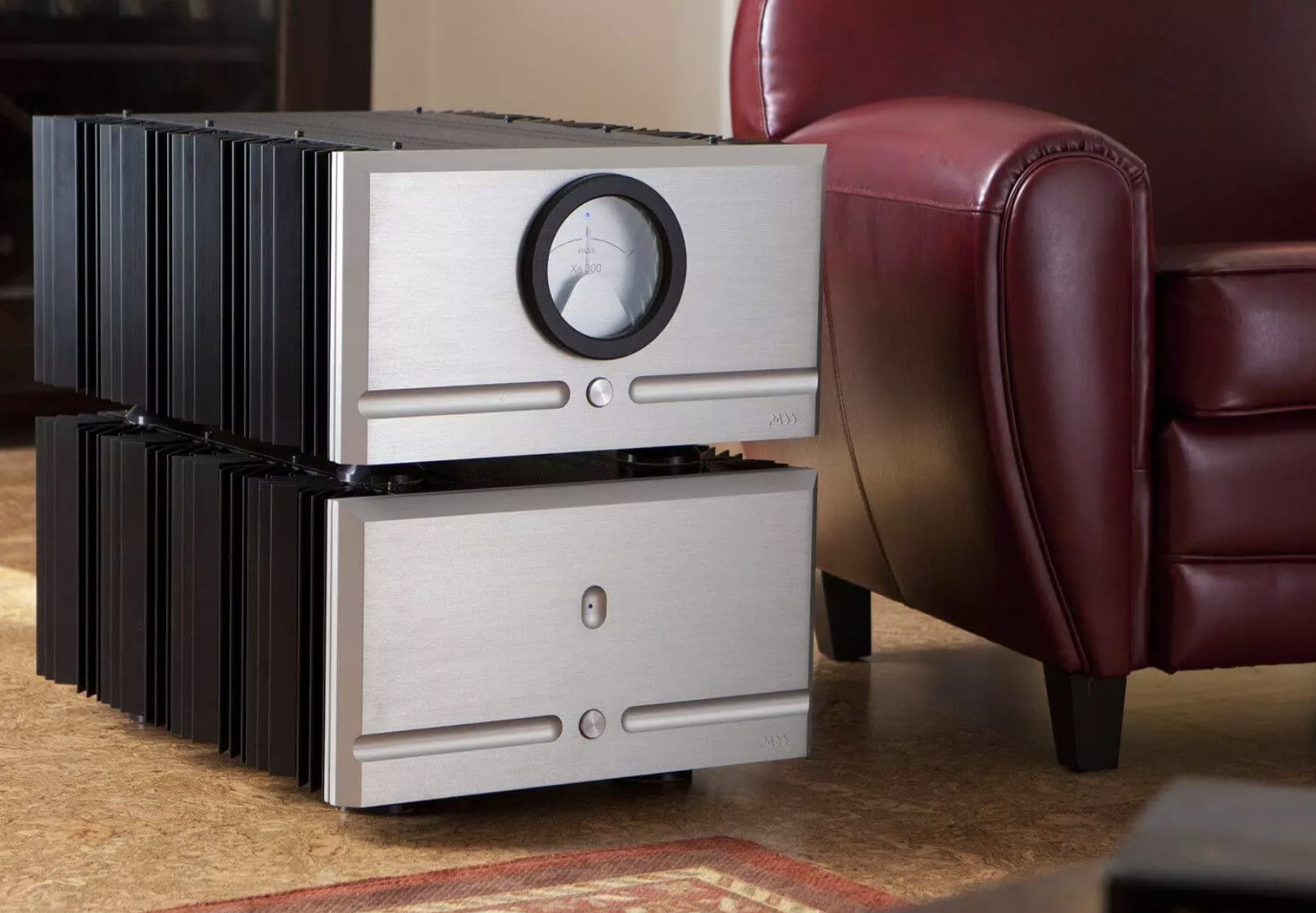 pass-labs-xs300-monoblock-power-amplifier-hero-stereophonic.png