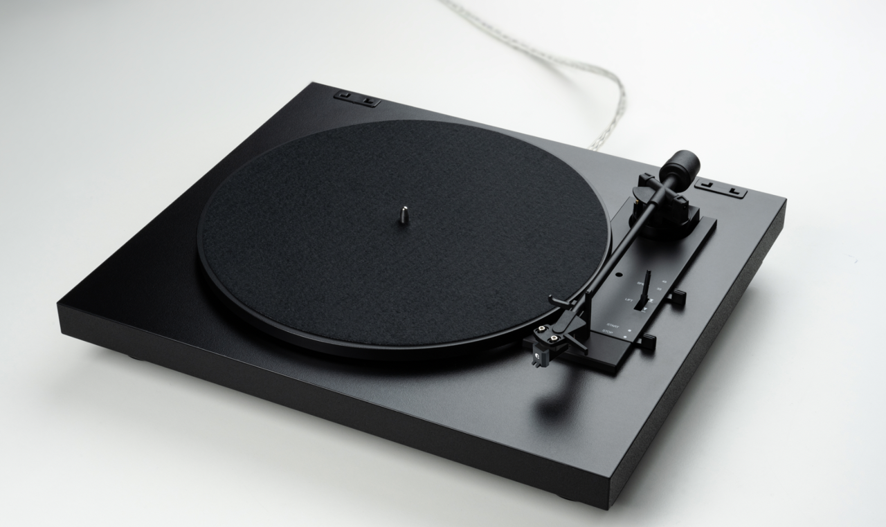 project-a1.2-automat-turntable-with-pick-it-mm-e-cartridge-angled-stereophonic.png