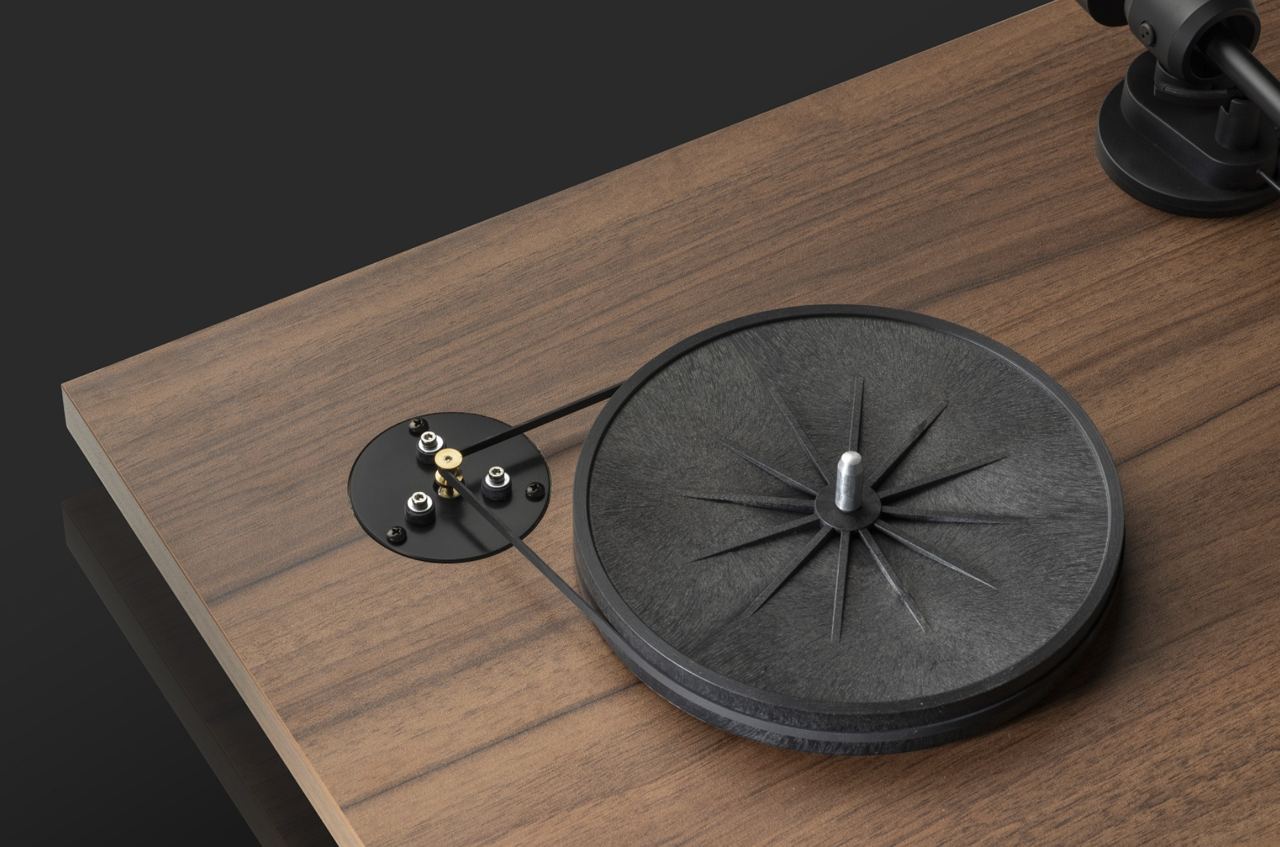 project-e1-phono-turntable-with-pick-it-mm-e-cartridge-belt-drive-stereophonic.png