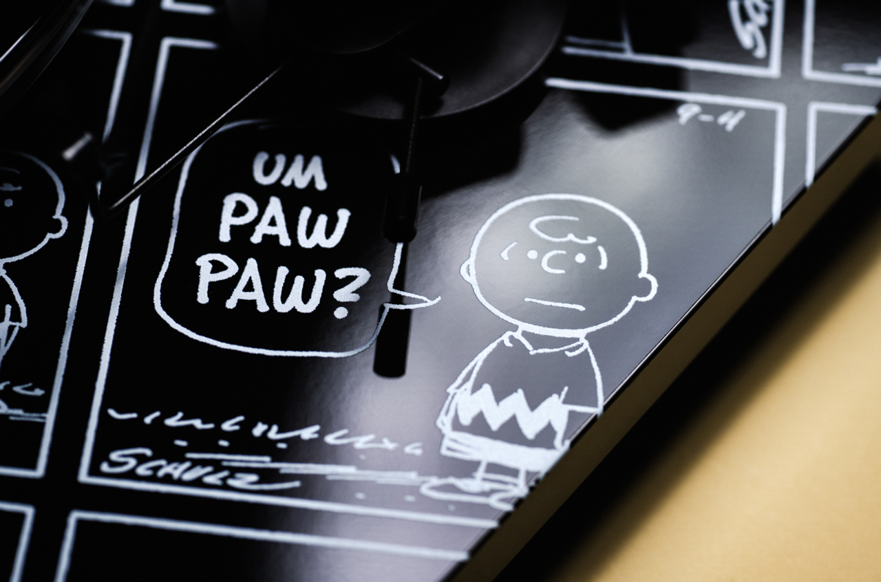 project-peanuts-turntable-with-ortofon-om-10-cartridge-base-stereophonic.png