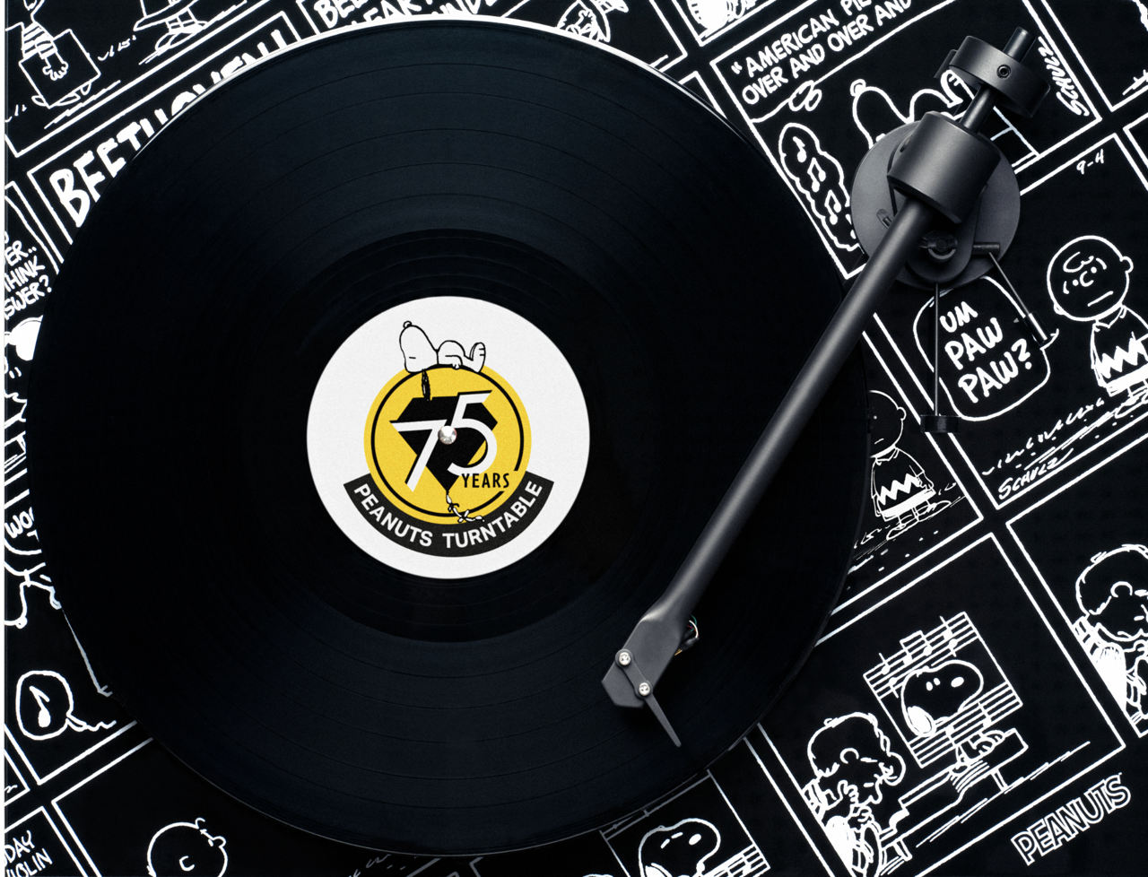 project-peanuts-turntable-with-ortofon-om-10-cartridge-felt-mat-stereophonic.png
