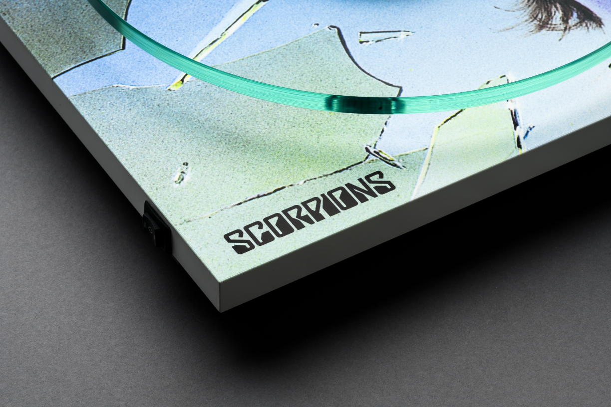 project-scorpions-limited-edition-turntable-with-pick-it-25a-cartridge-logo-stereophonic.png