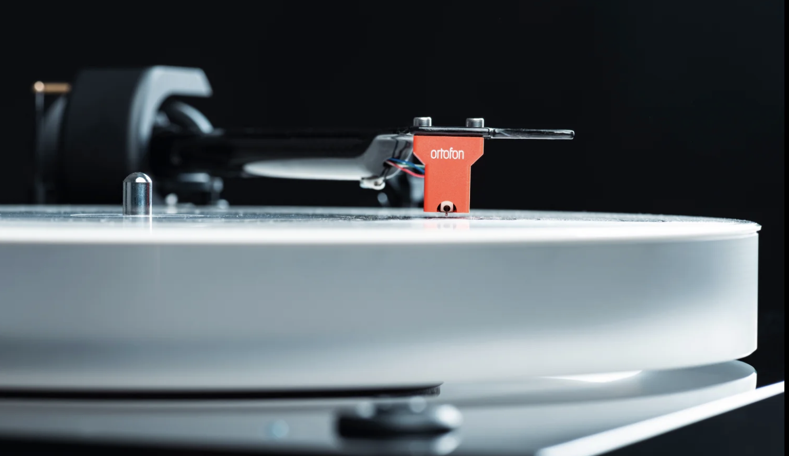 project-x2-b-turntable-with-ortofon-quintet-red-mc-cartridge-balanced-stereophonic.png