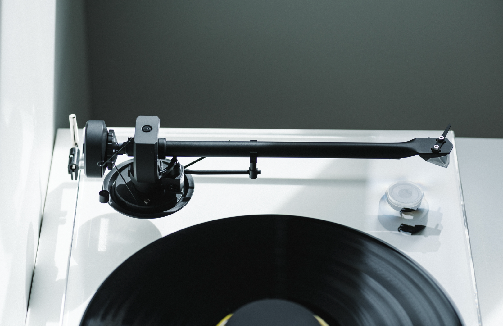 project-xa-b-turntable-with-pick-it-pro-balanced-cartridge-tonearm-vinyl-revival.png