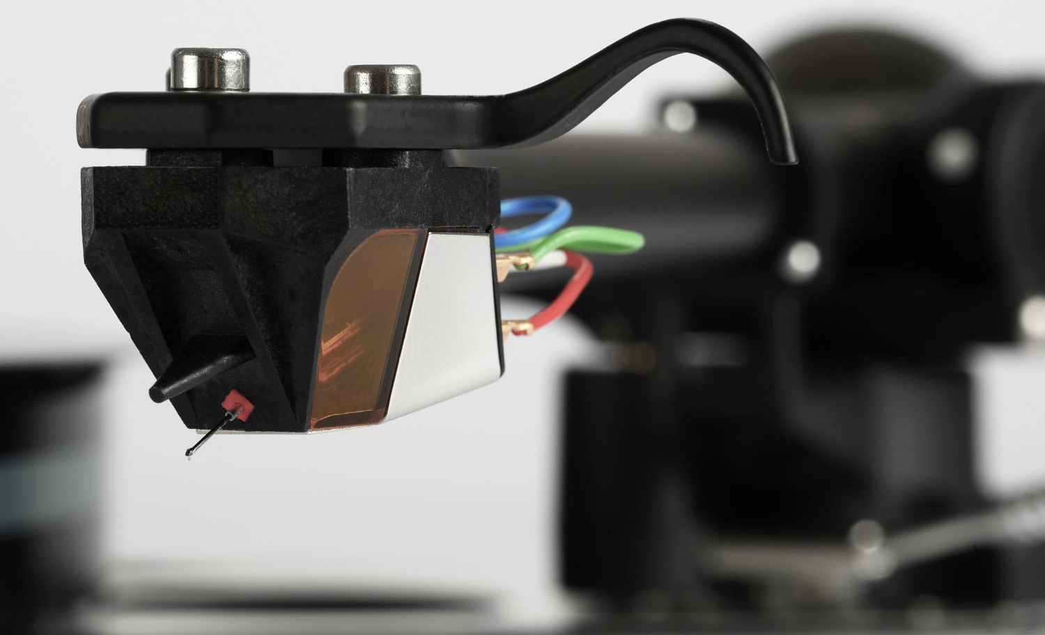 rega-nd9-neodymium-mm-cartridge-closeup-stereophonic.png