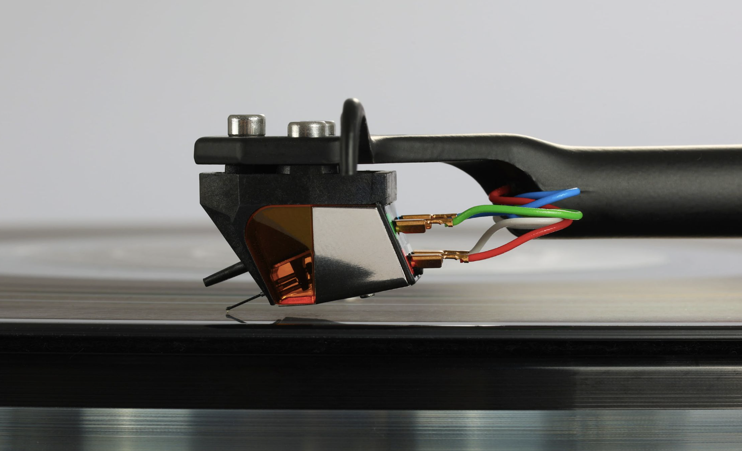 rega-nd9-neodymium-mm-cartridge-on-record-stereophonic.png