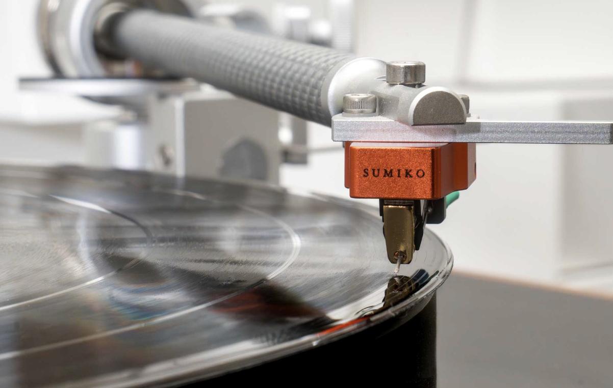 sumiko-oriole-low-output-mc-cartridge-on-vinyl-stereophonic.png