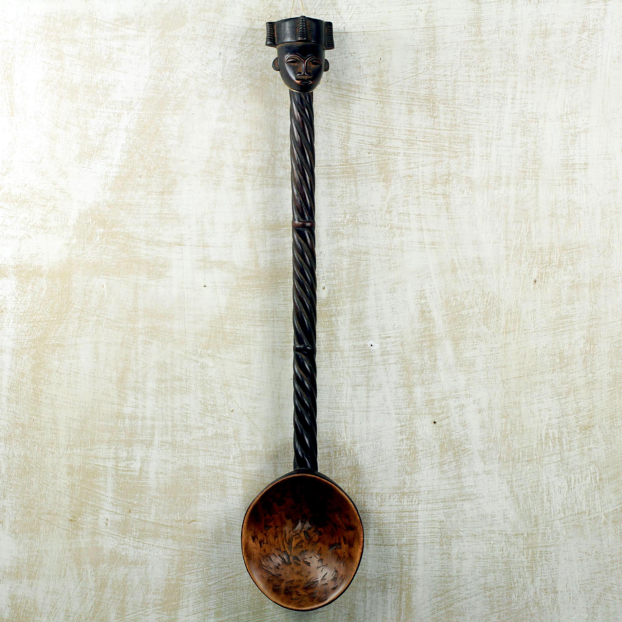 Handgeschnitzte Afrikanische Holzloffel Skulptur Fur Wanddekor Ohenemaa Attle Novica