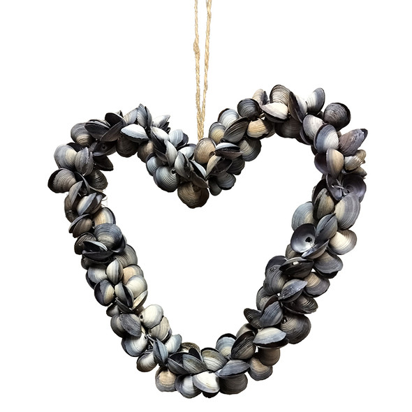 Cay Cay Shell Heart Wreath