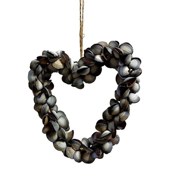 Cay Cay Shell Heart Wreath