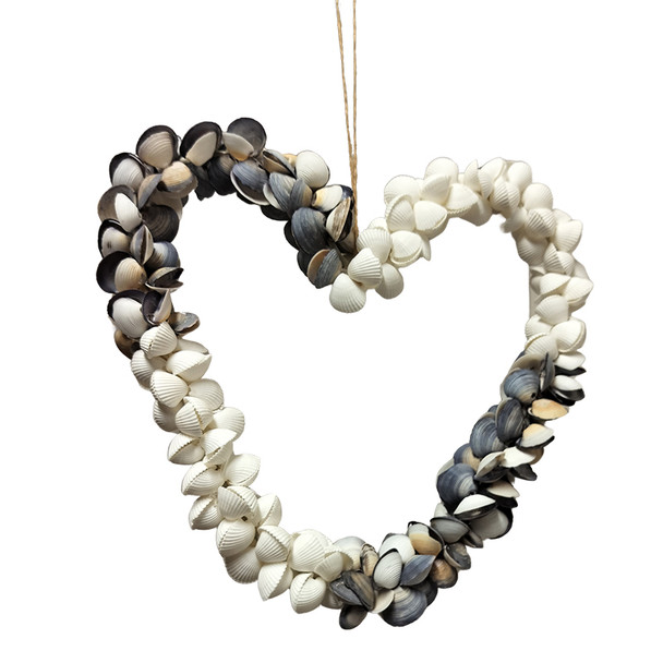 Cay Cay & White Clam Shell Wreath