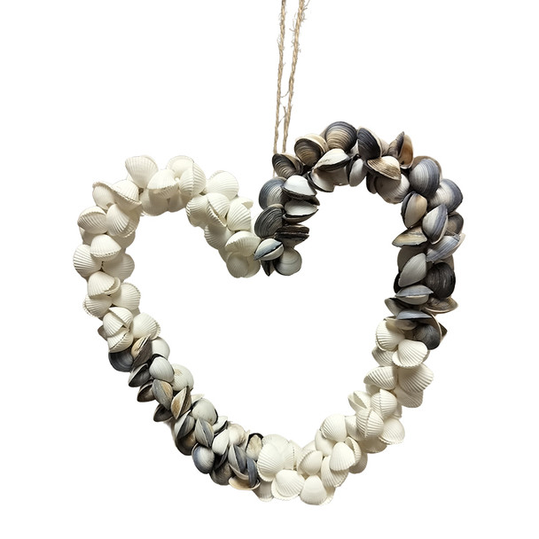 Cay Cay & White Clam Shell Wreath