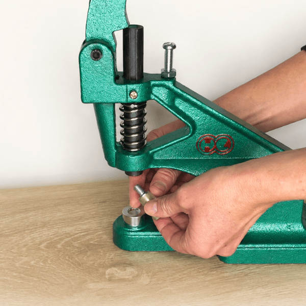 Changing upper die on DK93 Table Press