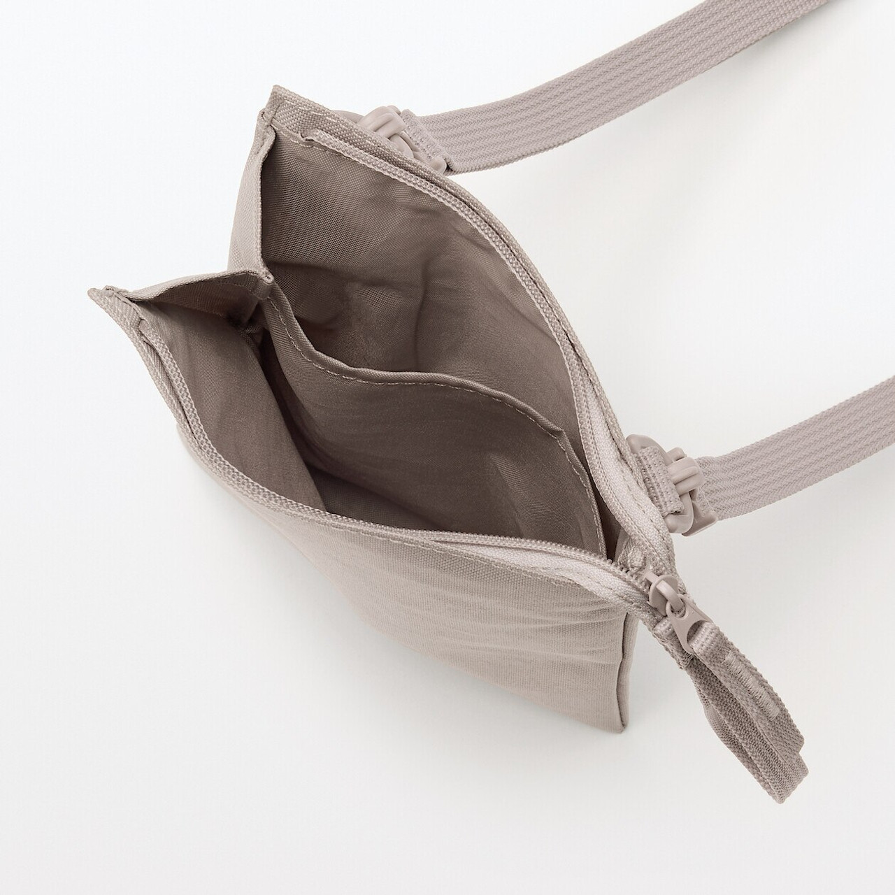 Water Repellent Cross Body Mini Pouch. | MUJI