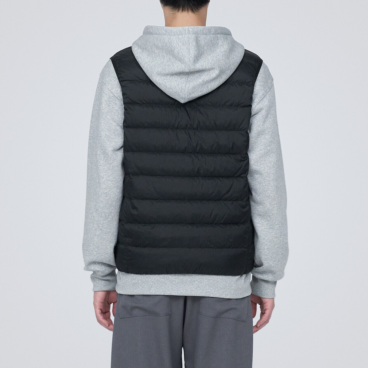 Men's Recycled Nylon Lightweight Collarless Down Gilet. | MUJI