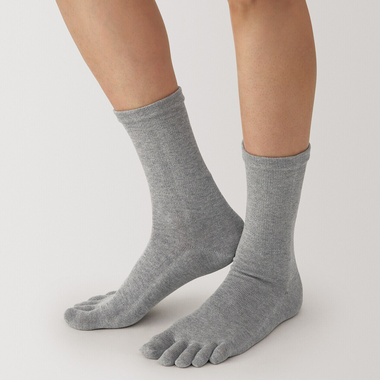 ◆ojos◆ Geometry Tabi Socks Charcoal 23MW-AC05-CC All-over pattern argyle tabi crew socks | Tabi socks