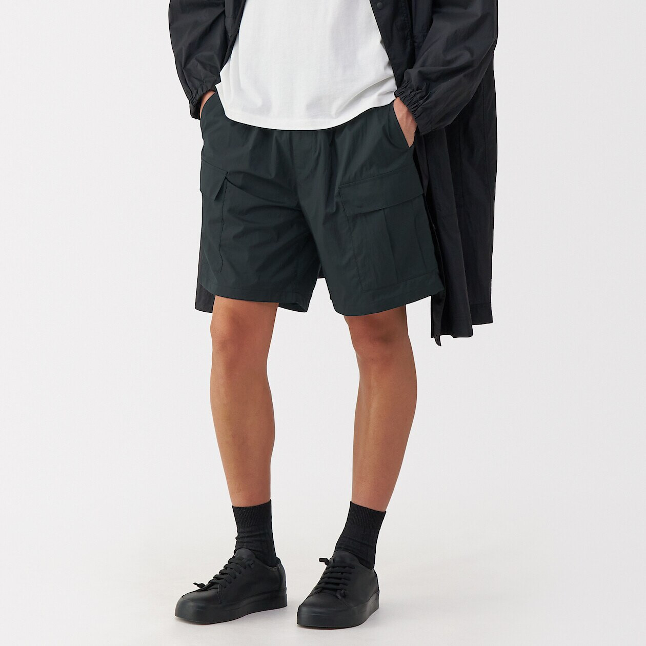 WATER REPELLENT NYLON CARGO SHORTS サイズ3 Men's Water‐Repellent Nylon Cargo Shorts | MUJI
