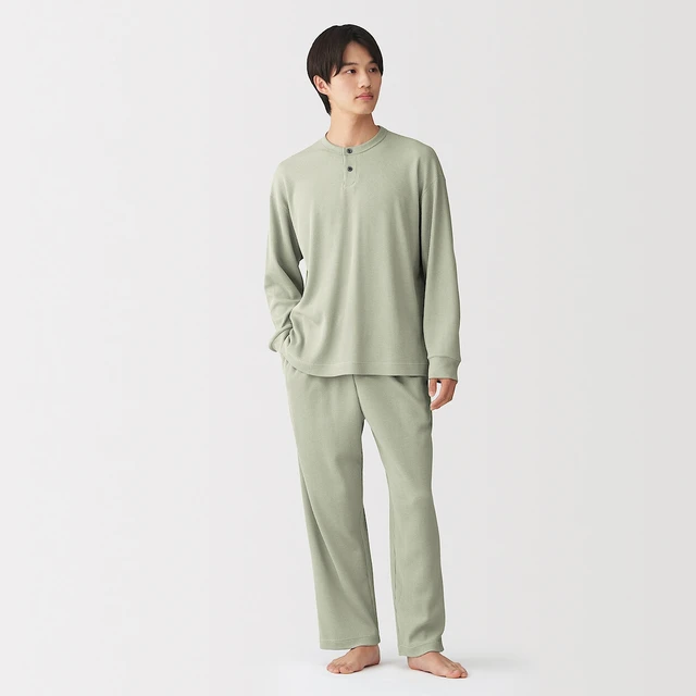 MUJI Europe — Men's Waffle Henley Neck Long Sleeve Loungewear Set — Light Green