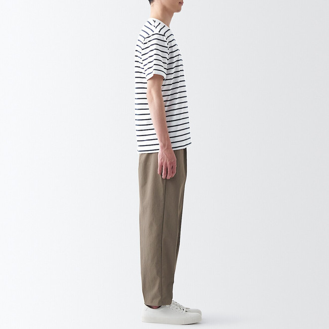 Ciemne granatowe paski