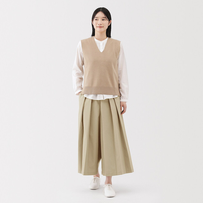 Hellbeige