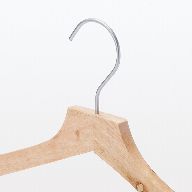 Wooden_hanger_With_knots