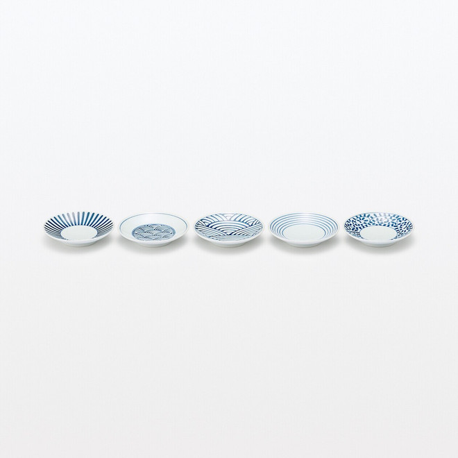 Hasami Ware Porcelain Plate‐ Wave