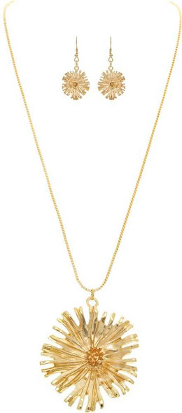 Gold Chrysanthemum Pendant Necklace Set