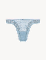 Slip brasiliano in Lycra® celeste con pizzo Leavers_0