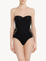 Body control-fit in Lycra® nera con pizzo Chantilly_1
