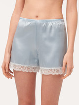 Pigiama corto in seta stretch celeste con pizzo_3