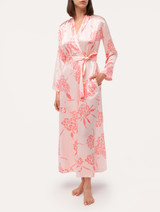 Vestaglia lunga in seta con motivi floreali rosa tenue_1