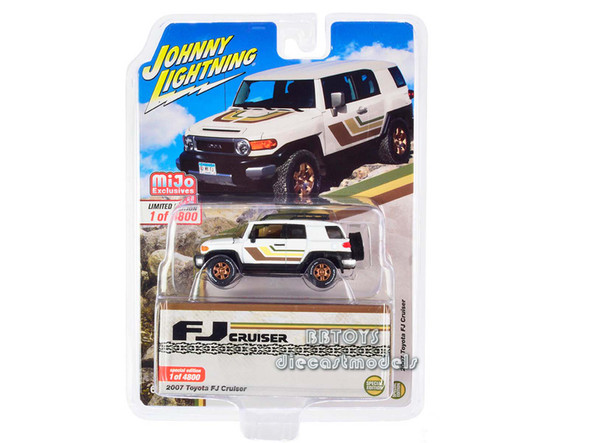 2007 Toyota FJ Cruiser White with Roof Rack Black Limited Edition  1/64 Diecast Model Car by Johnny Lightning