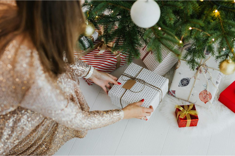 Invity Christmas Guide to Stress-Free, Meaningful Gifts 