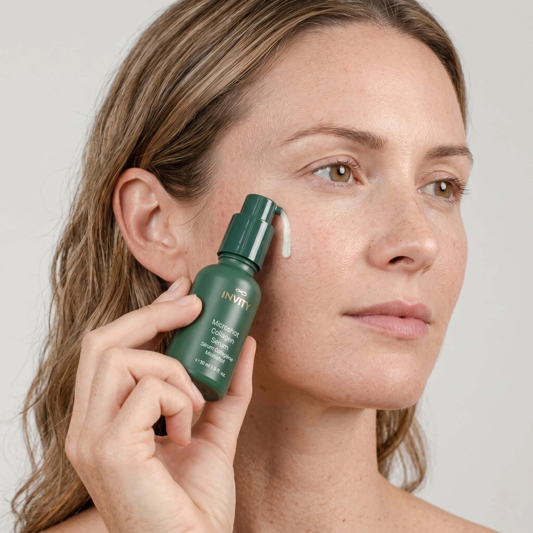 Applying Invity Microshot Collagen Serum
