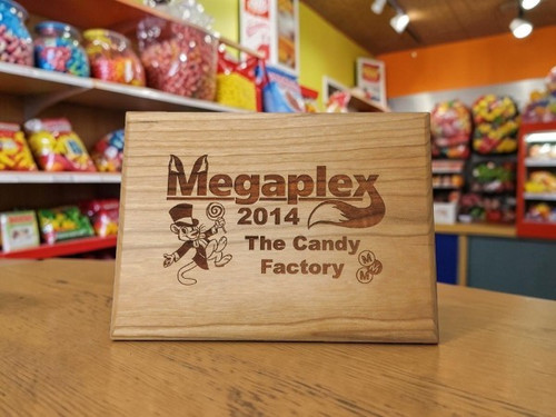 These boxes make great awards for corporate outings and golf tournaments.