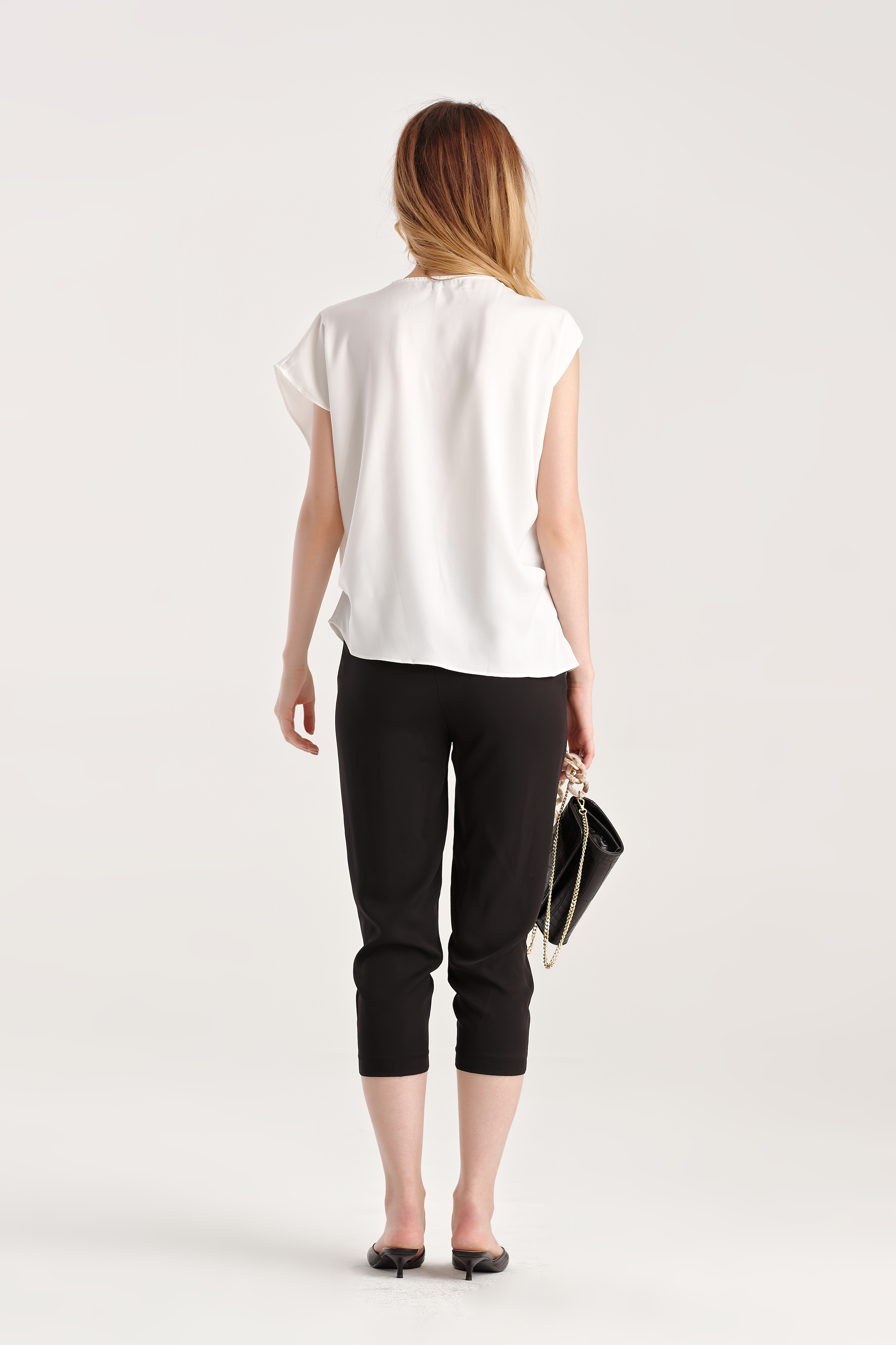 OJAY Tucked Capri Pants - Picture 11 of 11