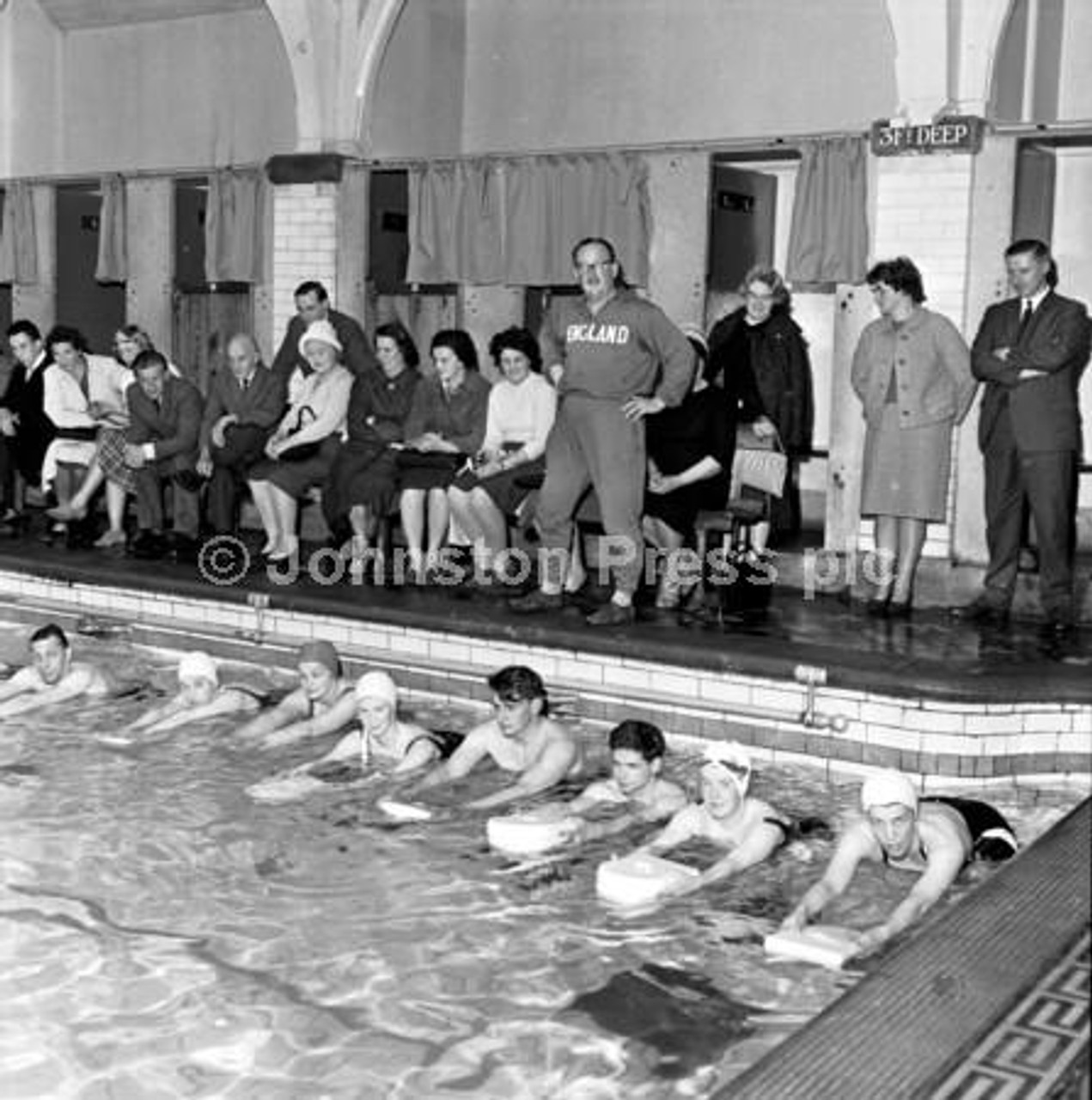 23445113 All age groups learning to swim using the Flipper Float