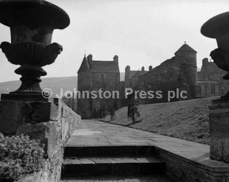 20871725Falkland Palace Fife Exterior National World Newsprints
