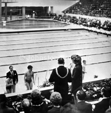 20233626-Princess Anne and the Provost at the Commonwealth Games Swimming  Pool in Edinburgh - National World | Newsprints