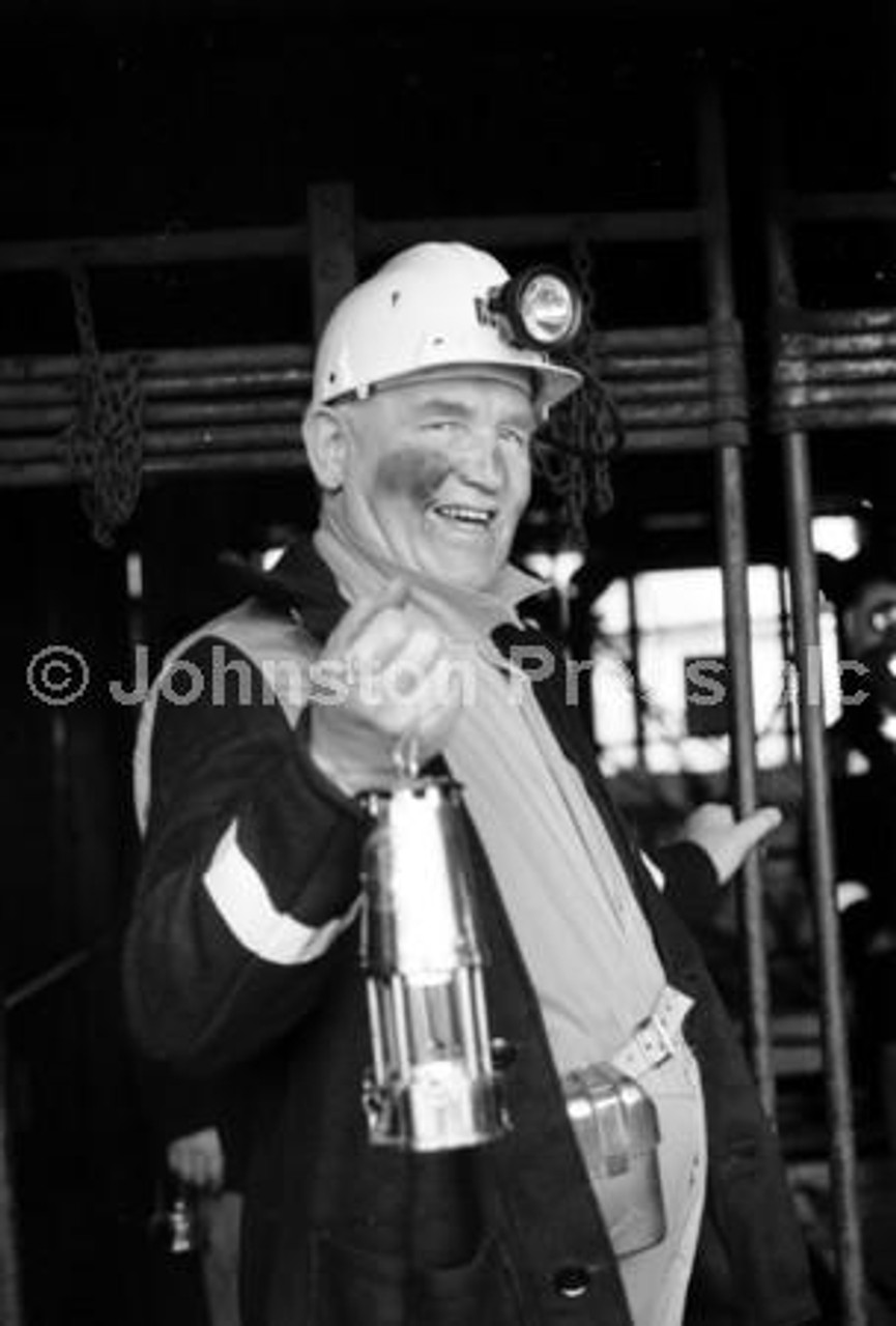 20325565 The Very Reverend Dr Peter Brodie Moderator of the General Assembly of the Church of Scotland visits Seafield colliery in Fife in March